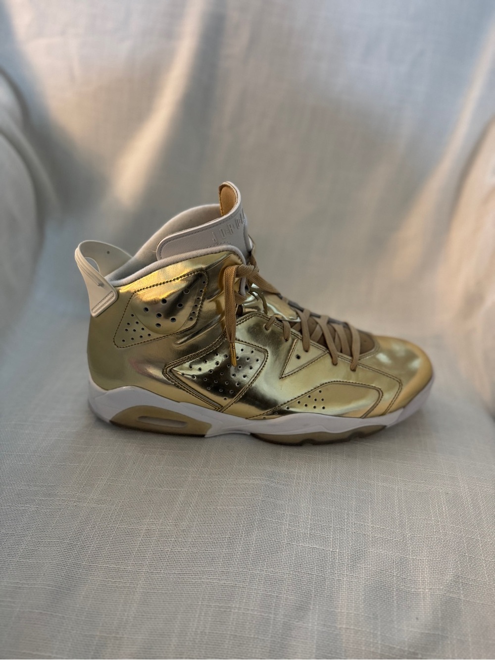 Air Jordan 6 – “Pinnacle Gold”